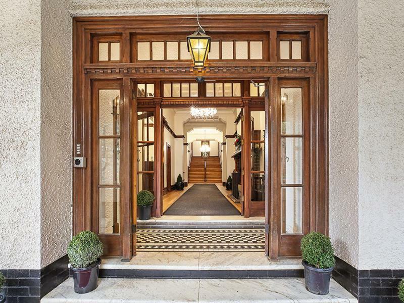 The Robertson Hotel Экстерьер фото